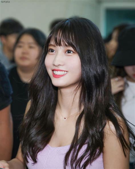 Momo Hirai .